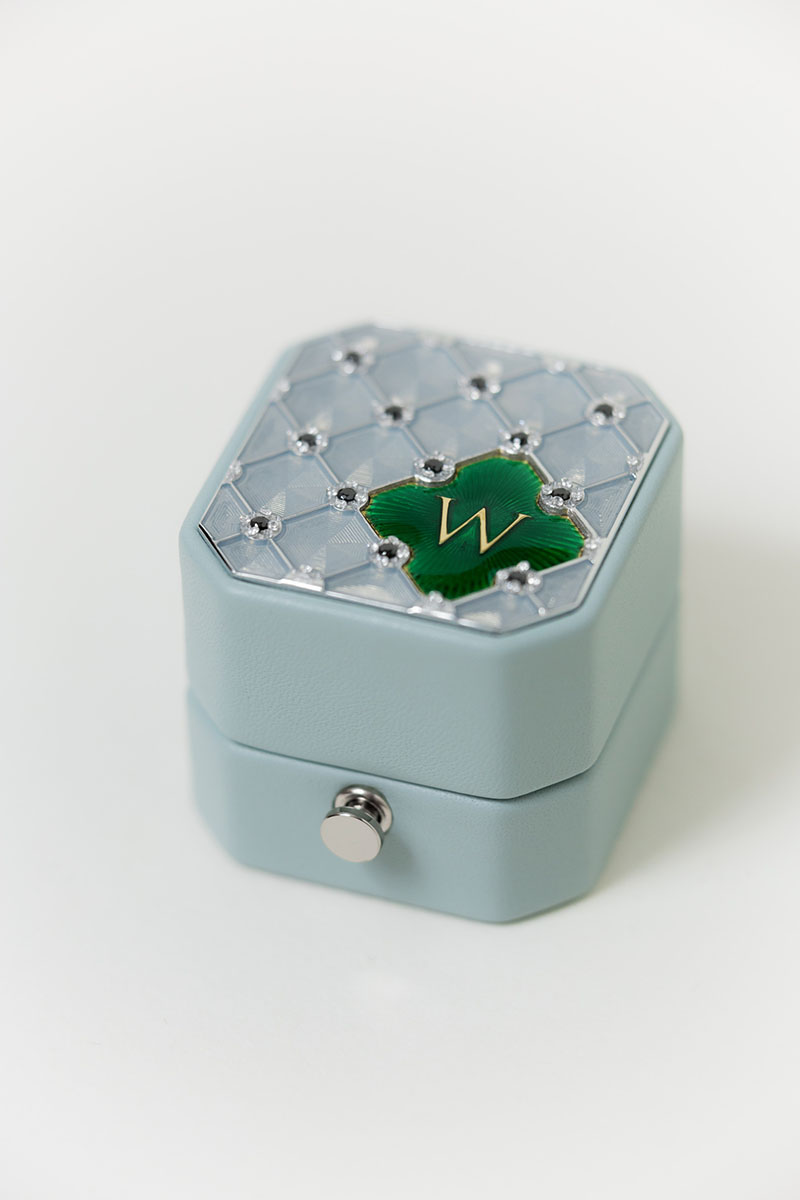 Bark-and-Berry-Grand-Grace-new-lock-octagon-vintage-wedding-embossed-engraved-enameled-monogram-leather-velvet-ring-box-guilloche-zircons-swarovski-crystals-001 Эксклюзивная коробочка для кольца премиального уровня - способ сделать предложение девушке так, чтобы этот момент запомнился на всю жизнь