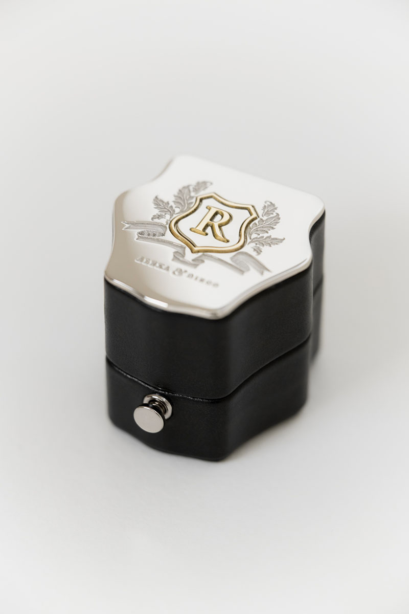 Bark-and-Berry-Petite-Tulip-Ludovic-XIV-lock-vintage-wedding-embossed-engraved-enameled-monogram-velvet-leather-ring-box-001 Эксклюзивная коробочка для кольца премиального уровня - способ сделать предложение девушке так, чтобы этот момент запомнился на всю жизнь